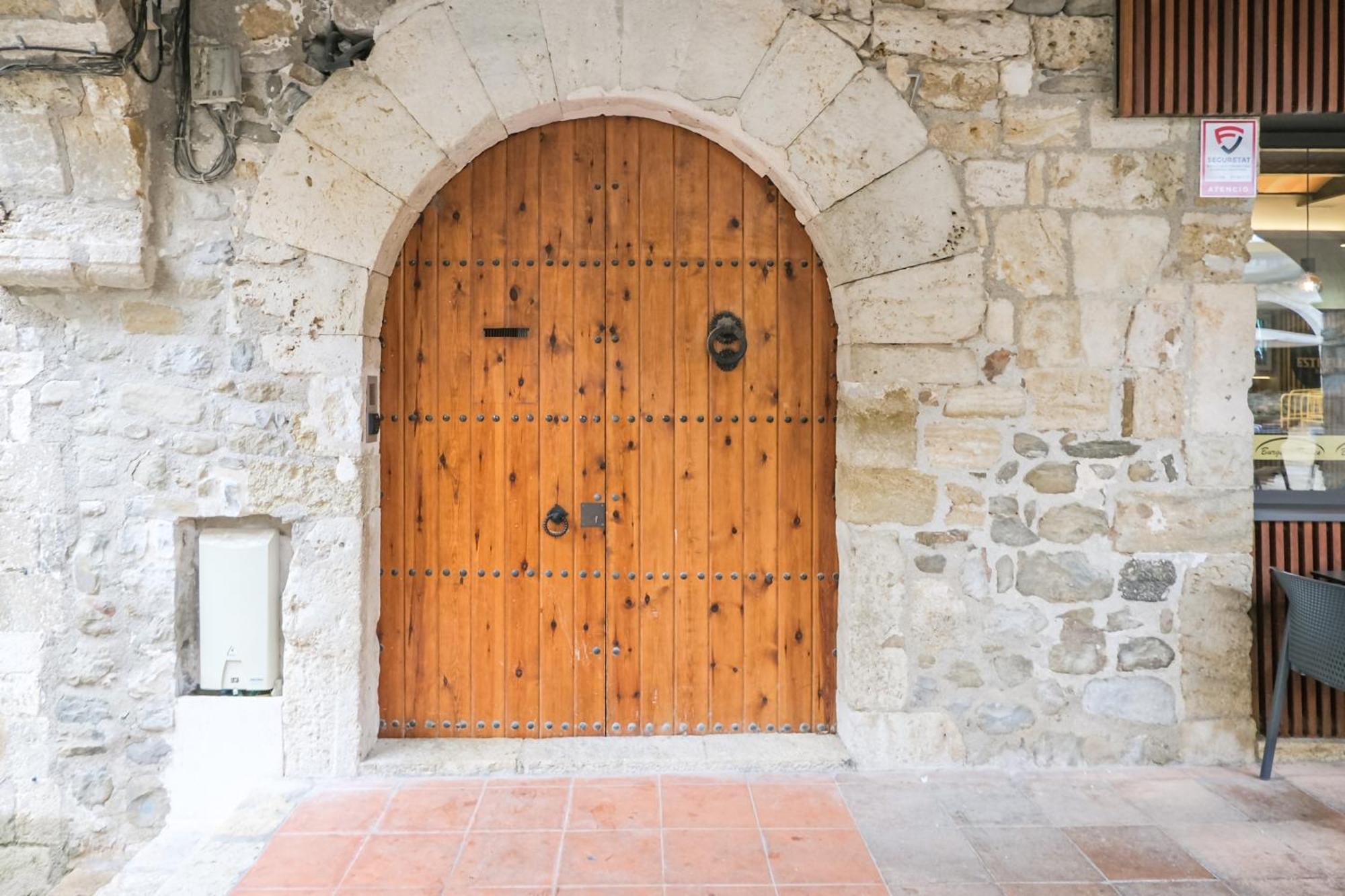 Can Cintet 1 Apartamento En La Plaza De Besalú Eksteriør bilde